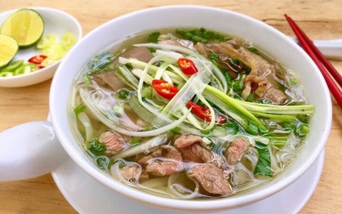 Phở Hà Nội, canh cá Quỳnh Côi, chả mực Hạ Long lọt top 121 món ngon Việt Nam