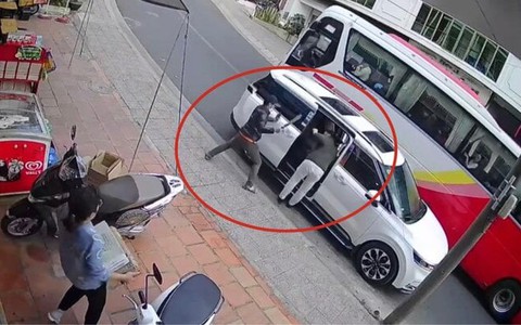 Nam thanh niên bị chém giữa trung tâm TP Đà Lạt