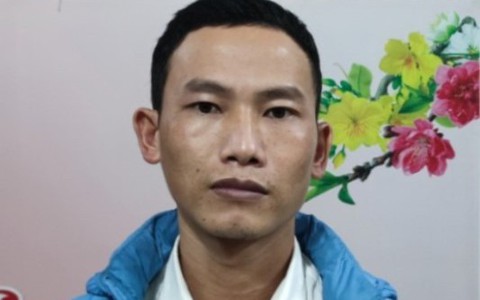 Thuê xe ôm làm bố đẻ và dùng tiền âm phủ để lừa đảo chiếm đoạt tài sản