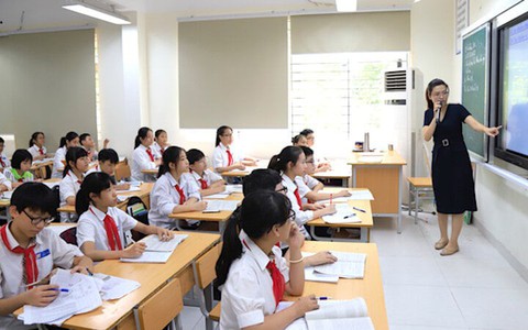 Tăng 70.000 học sinh trong năm tới, Hà Nội giải quyết bài toán quá tải thế nào?