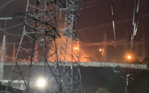 Cháy trạm biến áp đường dây 500Kv tại Hoà Bình