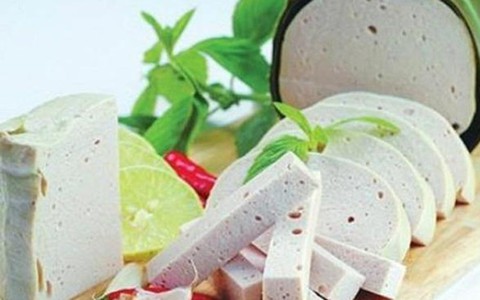 Tết đang đến rất gần, bật mí hội chị em công thức làm giò lụa đơn giản tại nhà với máy xay sinh tố