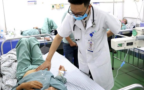 Hệ lụy khi tự ý dùng thuốc 'xách tay'