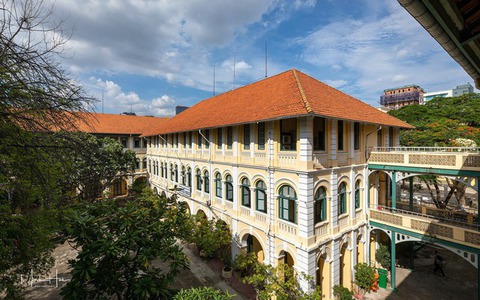 Bà mẹ TP. HCM liệt kê loạt lý do khiến học sinh "chen chân" vào trường chuyên Trần Đại Nghĩa, lưu ý 1 điều quan trọng sau khi thi đỗ