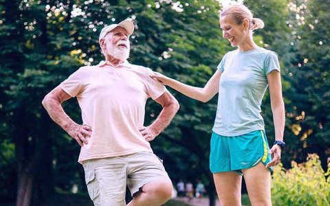Bài kiểm tra 10 giây có thể dự báo tuổi thọ: Nguy cơ tử vong sớm tăng gần gấp đôi khi thực hiện thất bại