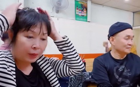 Xuân Hinh nói Hồng Vân: "Nhìn thấy tiền là phải khinh tiền, đây lúc nào cũng tiền, sức yếu còn tham"