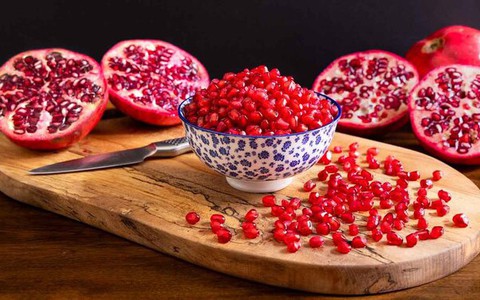 Những cách tách hạt lựu nhanh và dễ