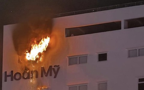 Cháy ở Bệnh viện Hoàn Mỹ Đà Nẵng, nhiều người chạy tán loạn