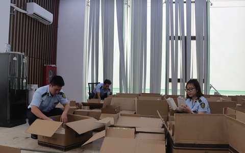 "Chiến thần" livestream cũng bán hàng giả