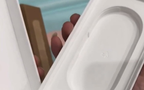 Diễn biến mới vụ khách hàng mua iPhone 16 Promax nhận hộp không