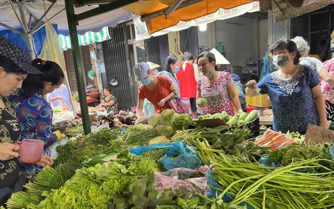 Lo ngại hàng hóa 'leo thang'
