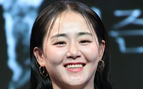 Em gái quốc dân Moon Geun Young phát tướng