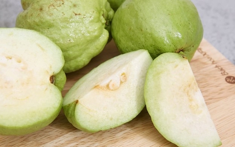 Được mệnh danh là “nữ hoàng vitamin C” nhưng ổi lại đại kỵ với những người này