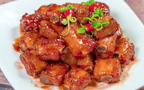 Cách làm sườn non kho nước dừa đơn giản