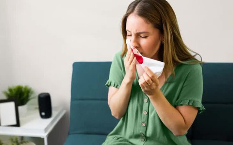 Hai dấu hiệu của bệnh huyết áp cao có thể nhận diện trên khuôn mặt
