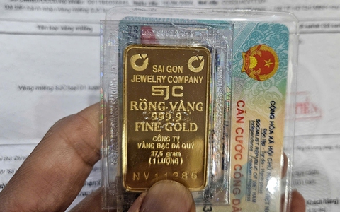Mua bán vàng miếng ngày càng khó
