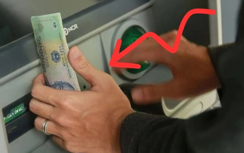 Ngân hàng Việt cảnh báo chiêu đánh cắp thông tin thẻ tại cây ATM, người hay đi rút tiền cảnh giác