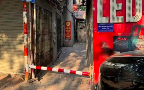 Chính quyền nói gì về việc người dân lắp barrier ngăn xe vào ngõ nhỏ?