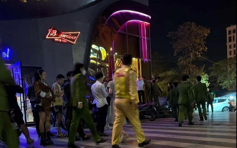 Kiểm tra vũ trường "hot" nhất Hải Phòng, phát hiện nguyên chủ tịch phường và vợ dương tính ma túy