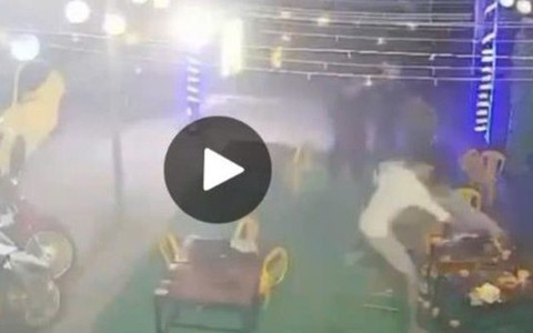Khởi tố ông chủ cùng nhân viên chém đầu bếp của quán đối thủ tử vong