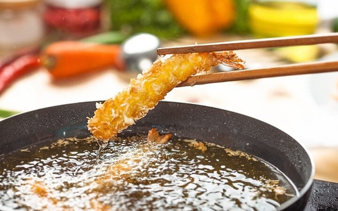 Sai lầm thường mắc khi sử dụng dầu ăn làm tăng cholesterol