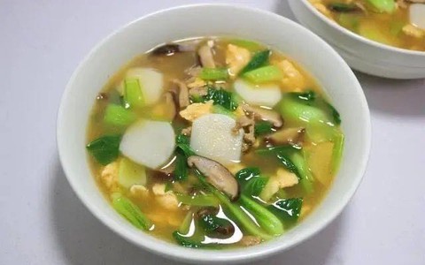 Bữa tối chỉ cần nấu 1 món ăn siêu dễ mà nước dùng ngọt ngon đậm đà, nguyên liệu mềm dẻo rất hấp dẫn