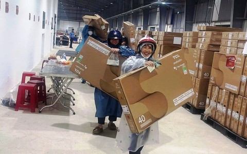 Quảng Ngãi: Một công ty tặng 4.400 tivi cho công nhân