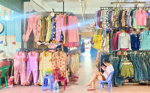 Tiểu thương lo ế khách sau Black Friday