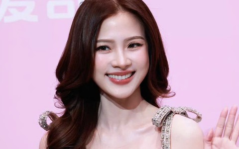 Nhan sắc Baifern Pimchanok đè bẹp Bạch Lộc, Ngu Thư Hân