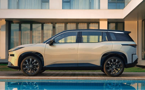 Tân binh SUV điện Toyota ngang cỡ Mazda CX-5: Giá từ 348 triệu đồng, phạm vi hoạt động ấn tượng 620 km