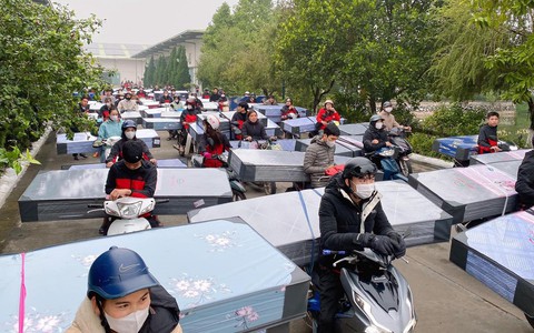 Trend thưởng Tết "cây nhà lá vườn" đã tìm ra nhà vô địch, được dân mạng tặng luôn danh hiệu "thưởng Tết êm ấm nhất"!