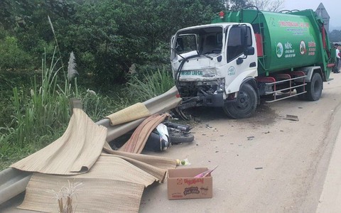 Đi ngược chiều trên cao tốc Nội Bài - Lào Cai, 4 người tử vong sau va chạm