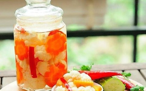 Chống ngán ngày Tết bằng món dưa chua giòn mát, ngon miễn bàn