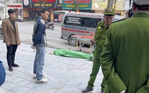 Một phó hiệu trưởng trường nội trú gục chết bên đường