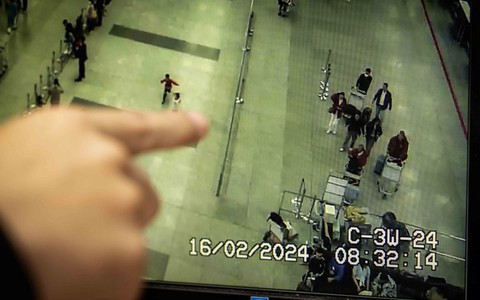 Trích xuất camera tìm vị khách rơi hơn 100 triệu ở sân bay Nội Bài