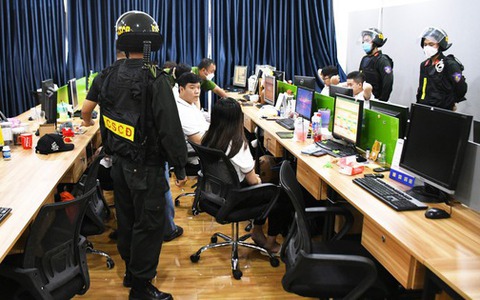 Quảng Bình: Vỡ nợ hơn 100 tỉ đồng, nhân viên ngân hàng uống thuốc trừ sâu tự tử?