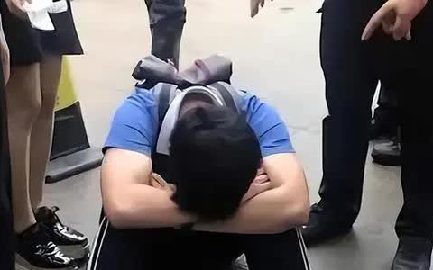 Con trai thi điểm cao nhưng chỉ được nhận vào trường nghề, bí mật nằm sau hành vi độc ác của người mẹ kế