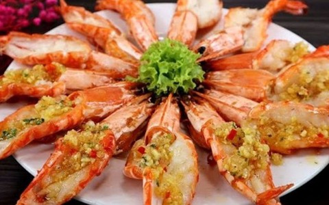 Vào bếp làm ngay món tôm sốt bơ tỏi cực ngon lại còn tiết kiệm thời gian