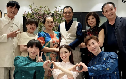 Gia đình Hoa dâm bụt tụ họp đầu năm, Hoà Minzy khẳng định mối quan hệ thân thiết sau 7 năm