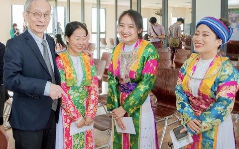 Thầy giáo ở Hà Nội chi 100 tỉ đồng xây trường tặng học sinh Hà Giang