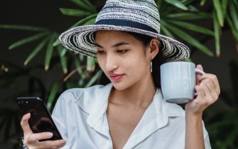 Cách tạo dáng 'quý cô thần thái'
