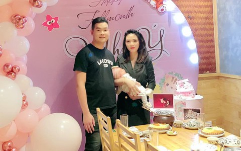 Những ông chồng siêu yêu thương, chiều chuộng vợ: Nấu cơm cữ, chăm bé mới sinh, cân tất việc nhà từ A đến Z