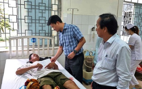Ngư dân kể lại giây phút kinh hoàng lúc tàu cá bị đâm chìm giữa biển