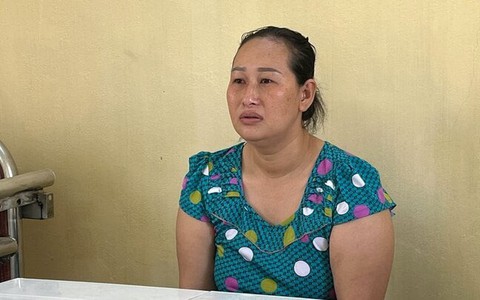 Khởi tố người phụ nữ giật dây chuyền gần 200 triệu giữa chợ