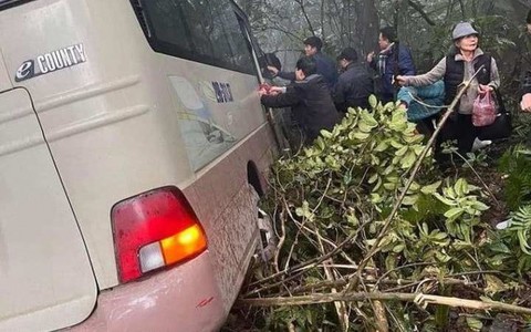 Vụ xe khách chở 29 người lao xuống vực, chuyển hồ sơ sang cơ quan điều tra