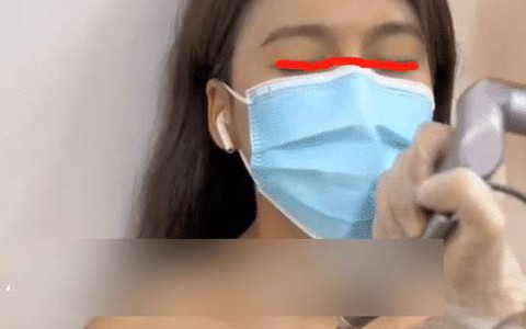 Quá thích làm giáo viên, cô gái có hành động gây tranh cãi: Có cần phải "hi sinh" đến vậy không?