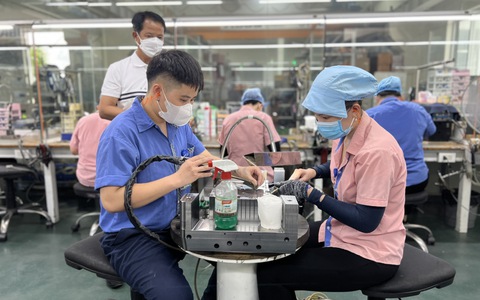 Người lao động có được tạm ứng tiền lương để mua sắm Tết?