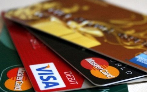 Xài thẻ tín dụng phát sinh nợ hơn 8 triệu bị đòi gần 9 tỷ sau 11 năm, nhưng nếu lỡ xài 15 triệu và cùng lãi suất thì phải trả hơn 75 tỷ đồng