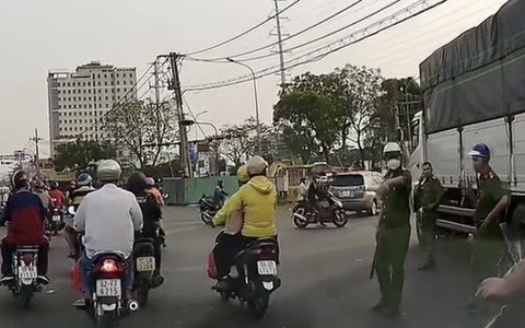 2 cụ bà tử vong trong vụ tai nạn giao thông nghiêm trọng ở huyện Bình Chánh