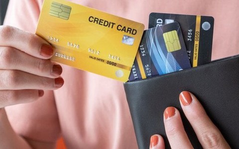 Sau 'lùm xùm' vay thẻ tín dụng 8,5 triệu bị đòi 8,8 tỷ đồng, nhiều người tá hỏa kiểm tra nợ xấu